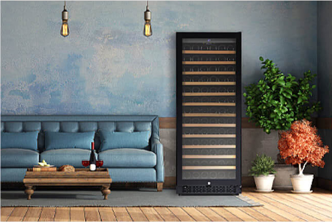 シンプルでスタイリッシュなガラス扉に安全性の高いサイドガードを搭載