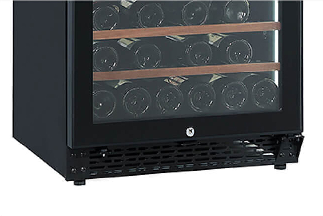 前面排気により放熱スペースを最小化することで、据え置きだけではなくビルトインも可能に