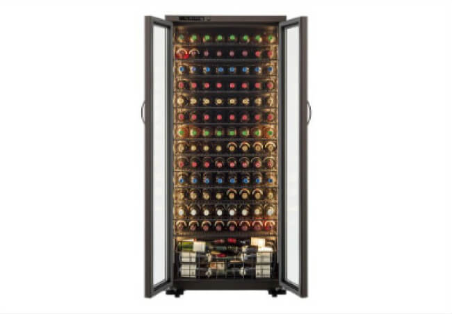 観音開きで省スペース化を実現